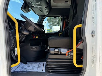 2024 Freightliner CASCADIA 126