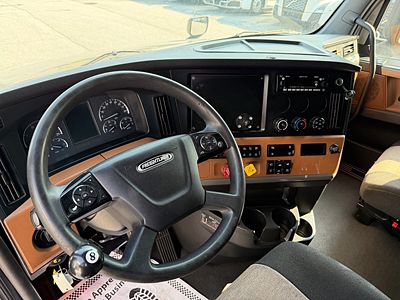 2022 Freightliner CASCADIA 126
