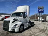 2025 Volvo VNL64T300