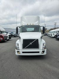 2018 Volvo VNL64T300