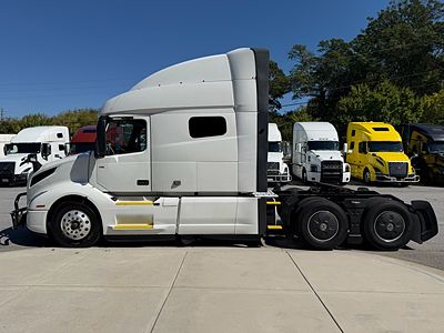 2023 Volvo VNL64T740