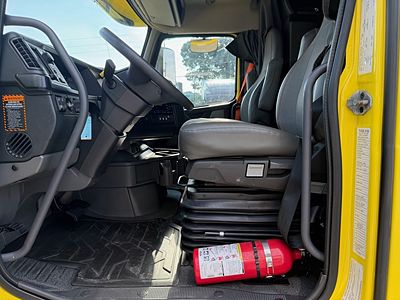 2023 Volvo VNL64T860