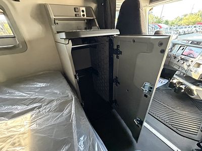 2027 Volvo VNL64T840