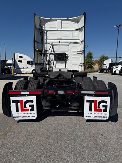 2023 Volvo VNL64T740