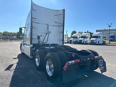 2021 Volvo VNL64T760