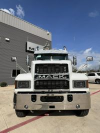 2025 Mack PINNACLE 64T