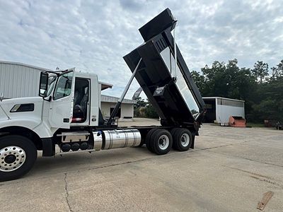 2026 Volvo VHD64F300