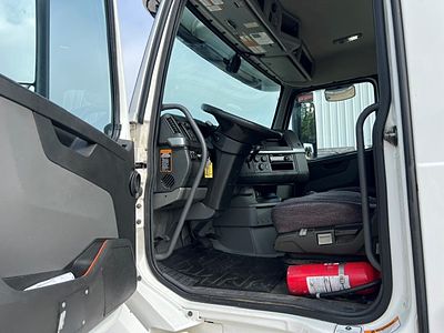 2020 Volvo VNL