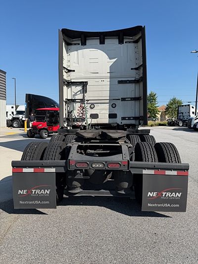 2026 Volvo VNL64T860