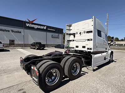 2026 Mack PIONEER 64T
