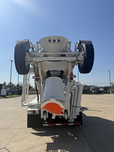 2021 Mack GR64F