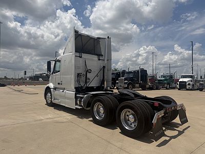 2019 Volvo VNR64T400