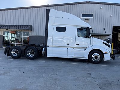 2023 Volvo VNL64T740