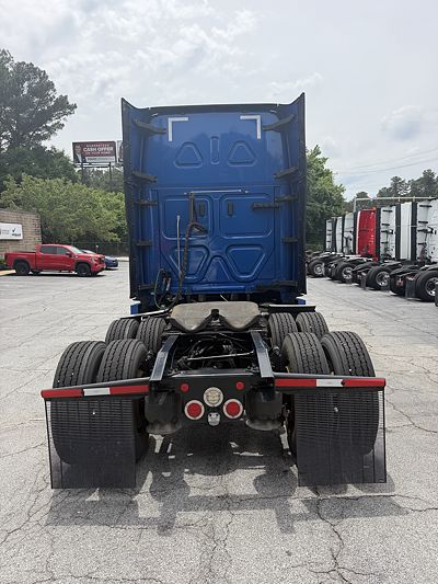 2021 Freightliner CASCADIA 126