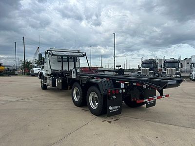 2026 Volvo VHD64B300