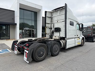 2023 Volvo VNL64T740