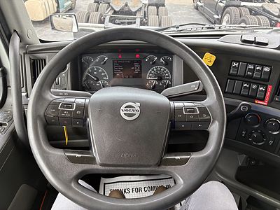 2021 Volvo VNL64T860