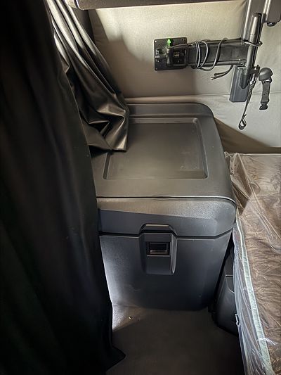 2021 Freightliner CASCADIA 126