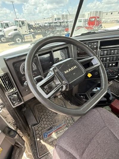 2018 Mack GU713