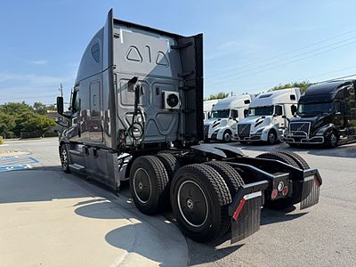 2022 Freightliner CASCADIA 126
