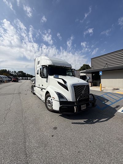 2020 Volvo VNL64T760