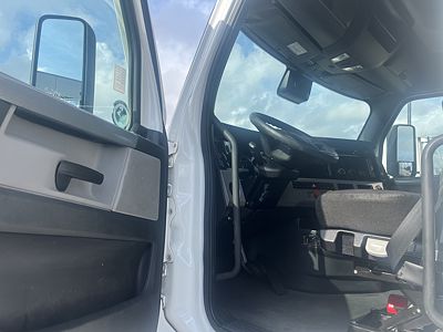 2021 Freightliner CASCADIA 125