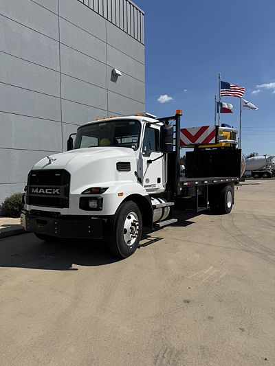 2024 Mack MD642