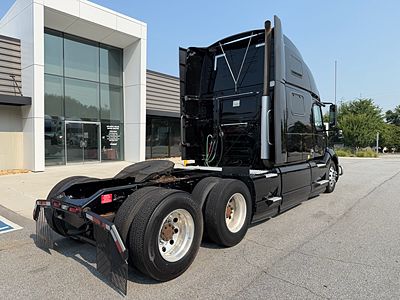 2023 Volvo VNL64T860