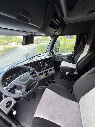 2021 Freightliner CASCADIA 126