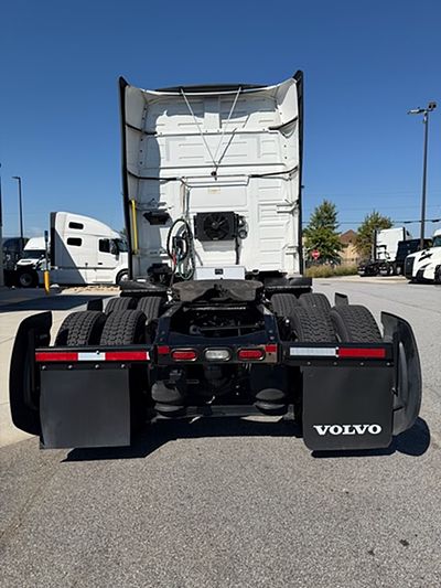 2023 Volvo VNL64T740