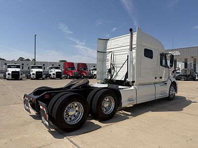 2023 Volvo VNL64T740
