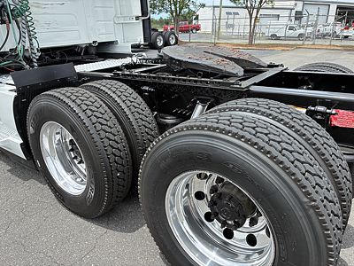 2021 Volvo VNL64T860