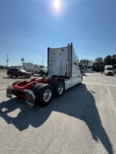 2019 Volvo VNL64T740