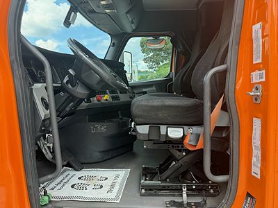2019 Freightliner CASCADIA 126