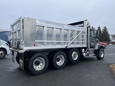 2026 Volvo VHD84F300