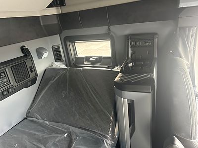 2026 Mack PIONEER 64T