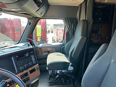 2023 Freightliner CASCADIA 126