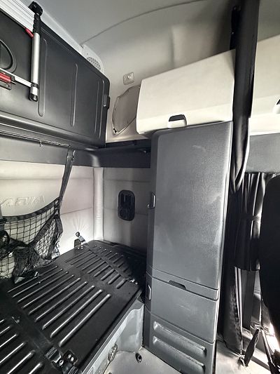 2021 Freightliner CASCADIA 126