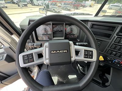 2025 Mack ANTHEM 42T