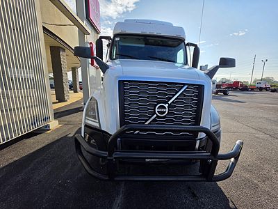 2023 Volvo VNL64T740