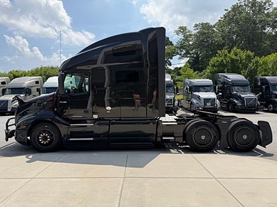 2022 Volvo VNL64T760