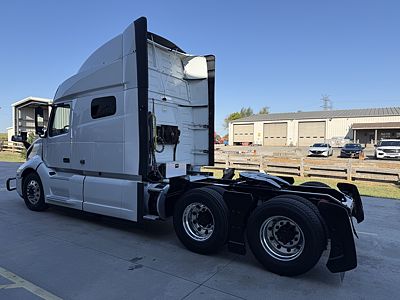 2023 Volvo VNL64T740