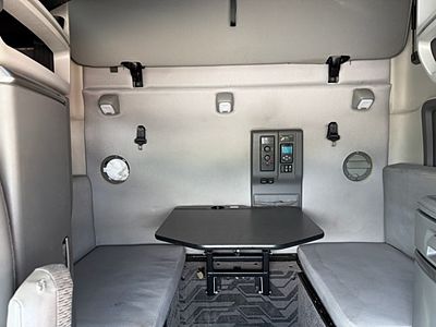 2023 Volvo VNL64T760