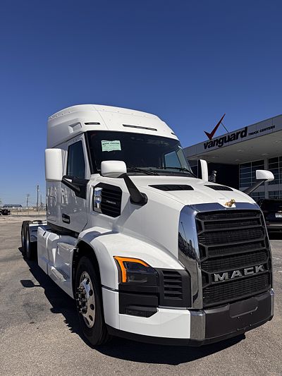 2026 Mack PIONEER 64T