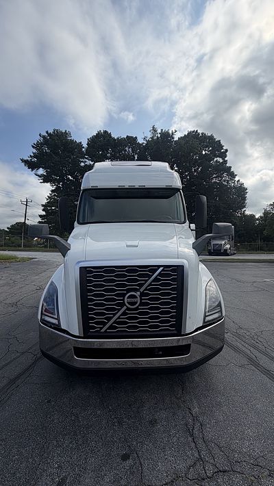 2020 Volvo VNL64T760