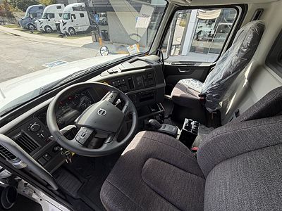 2027 Volvo VHD64B300