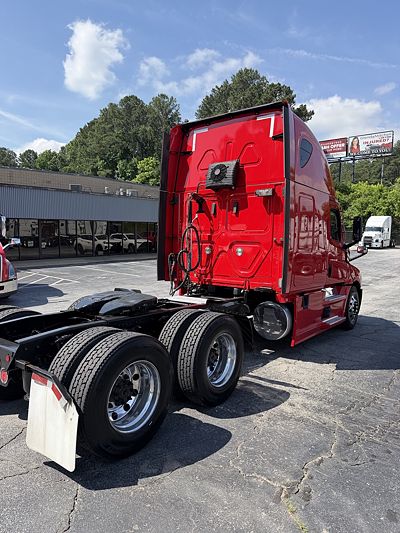 2023 Freightliner CASCADIA 126