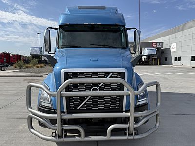 2022 Volvo VNL64T860