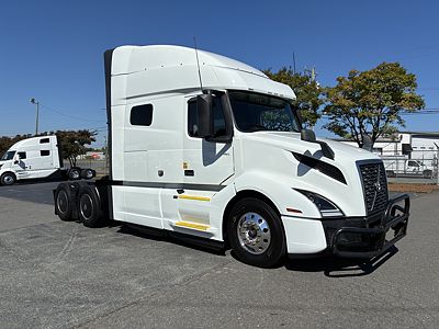 2023 Volvo VNL64T740