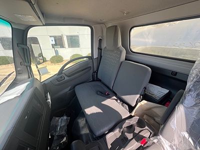 2025 Isuzu NRR
